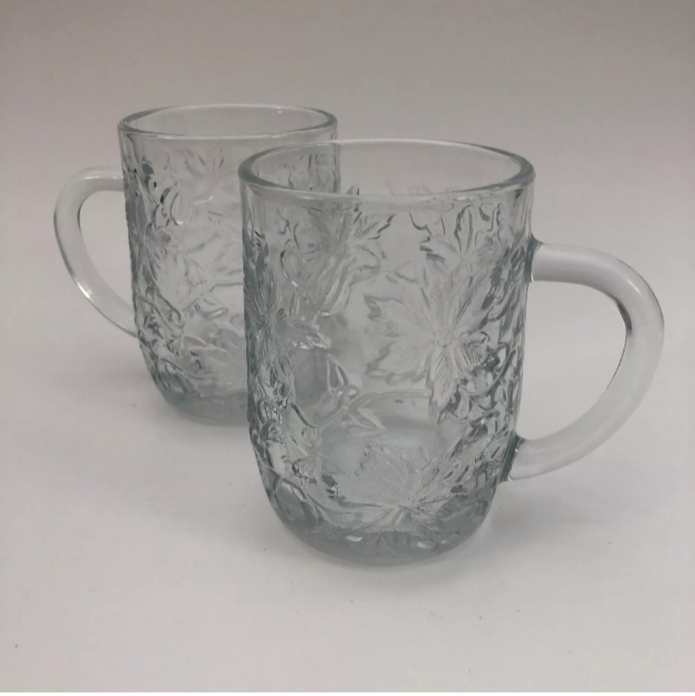 Set of 4 Princess House Fantasia mugs